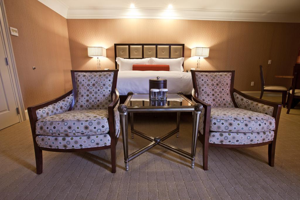 Superior King Suite