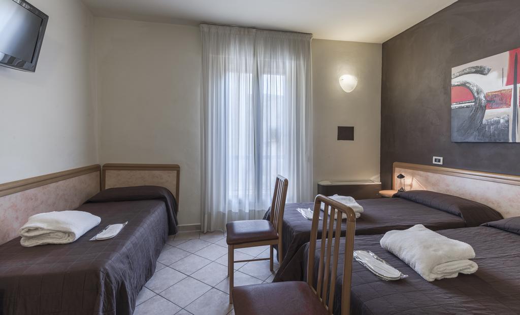 Triple Room,448115301:JPEG