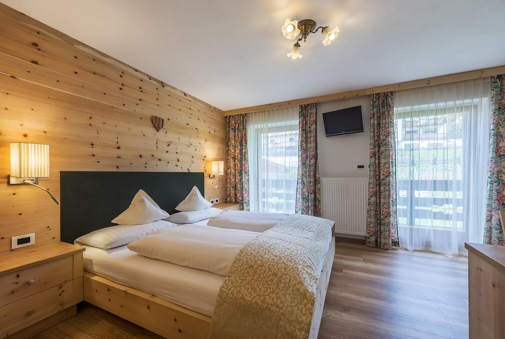 Double Room,448367211:JPEG