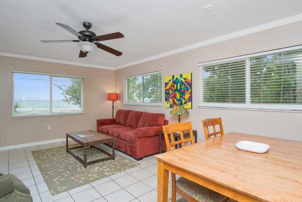 Two-Bedroom King Apartment with Oceanfront View