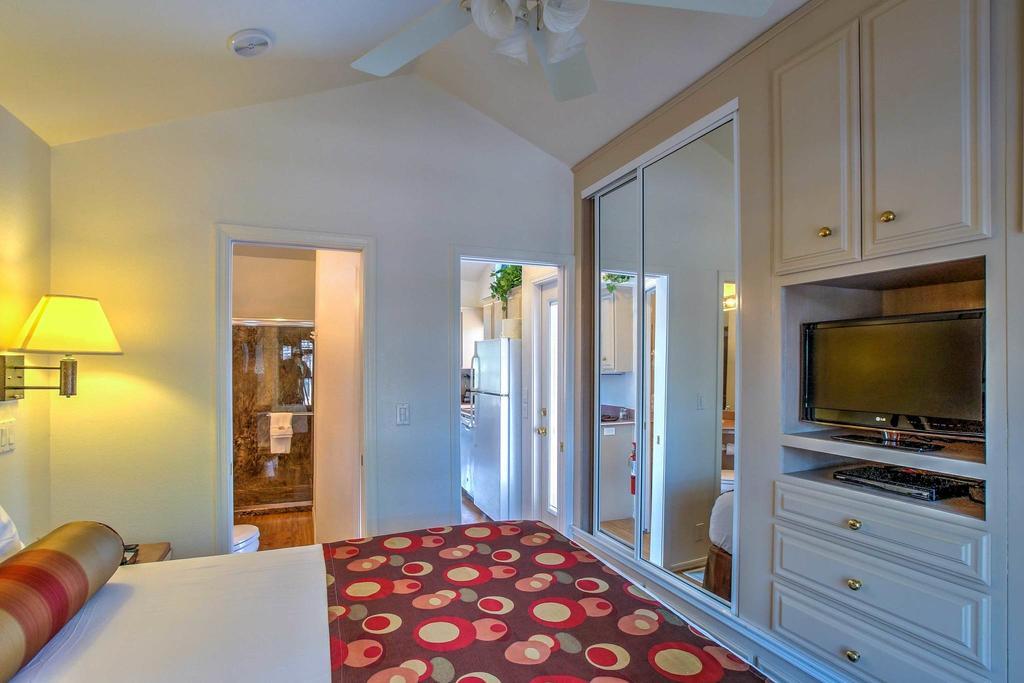 One-Bedroom Cottage