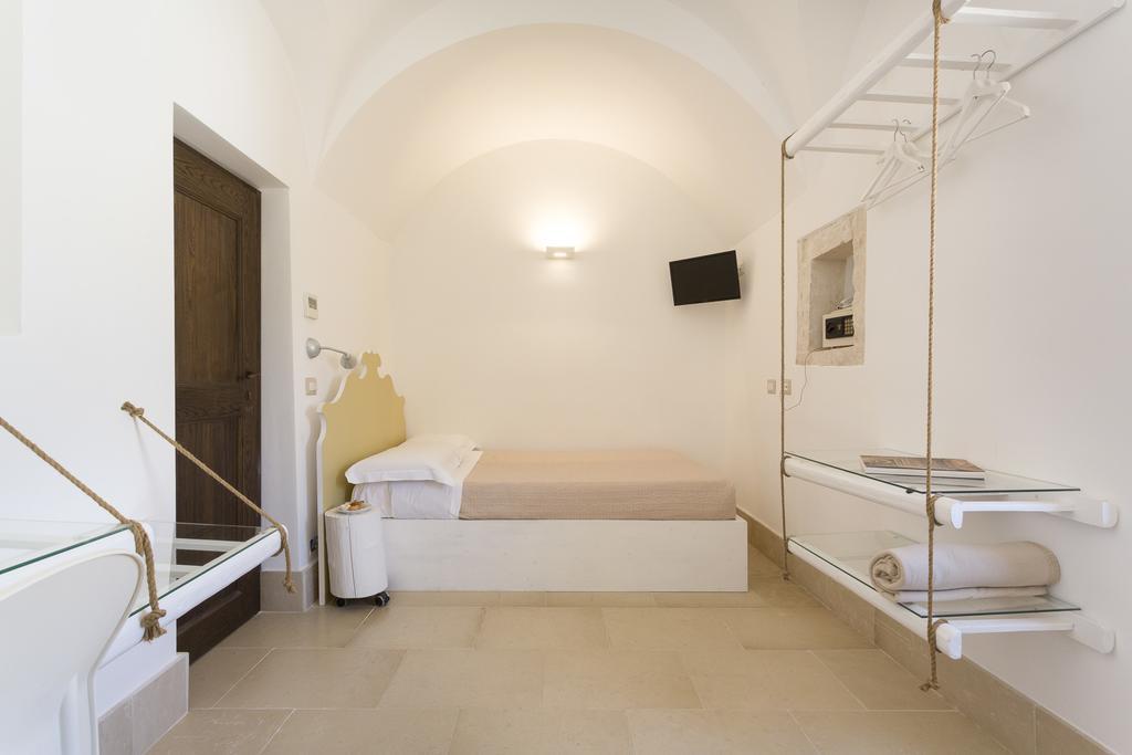 Small Double Room,1105248765:JPEG