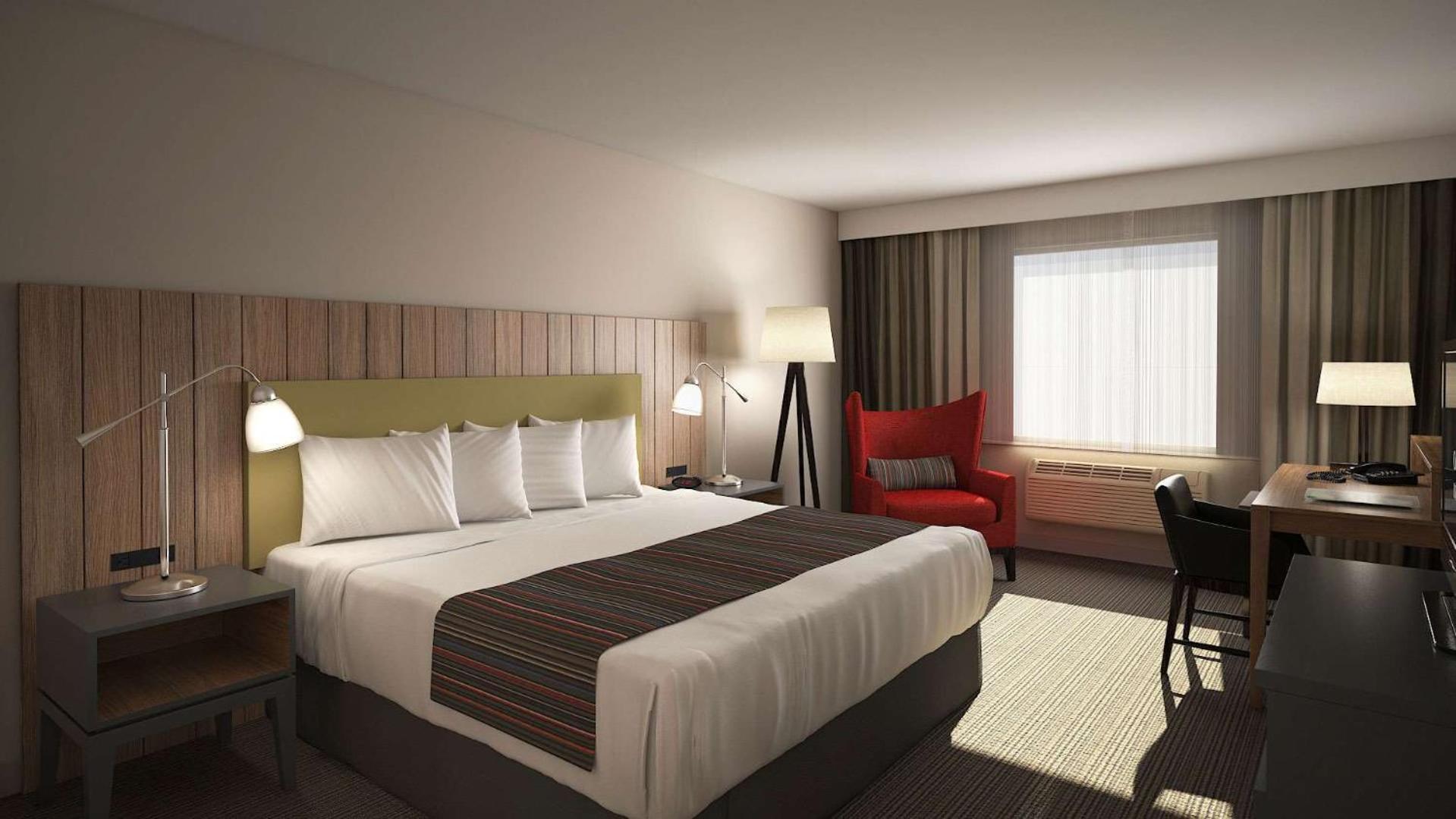 1 King Bed, 1-Person Sofa bed