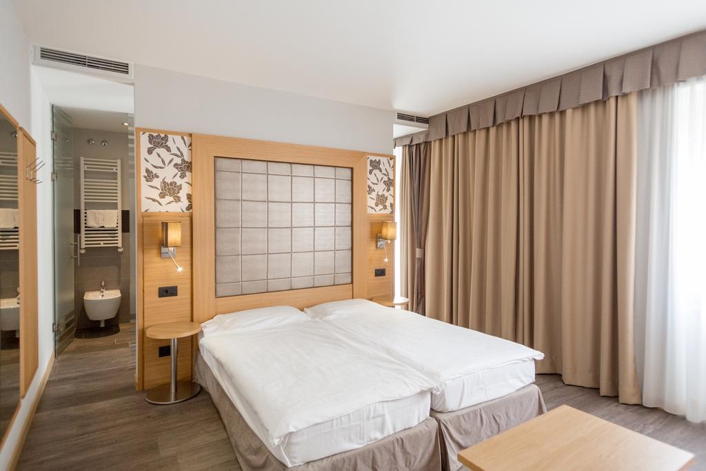 Triple Room Balcony,799275540:JPEG