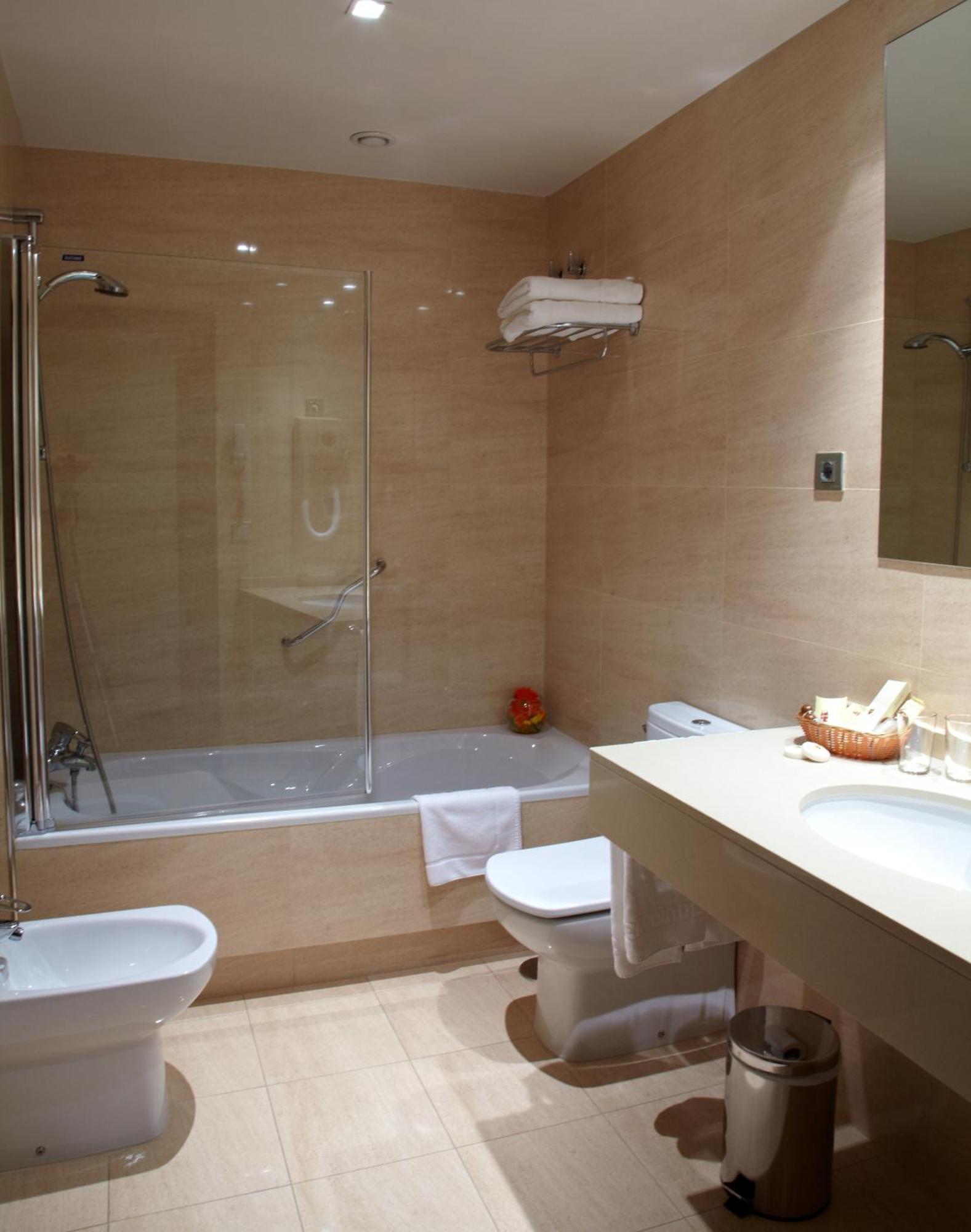 Family Room,1622014785:JPEG