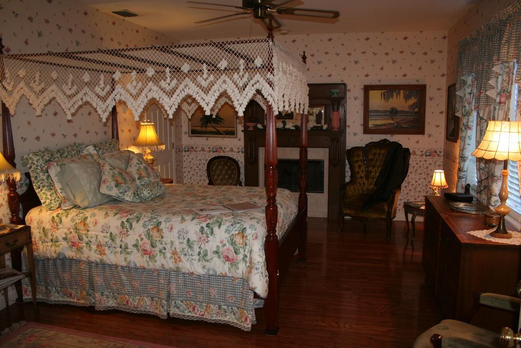 Standard King Room Not Pet Friendly