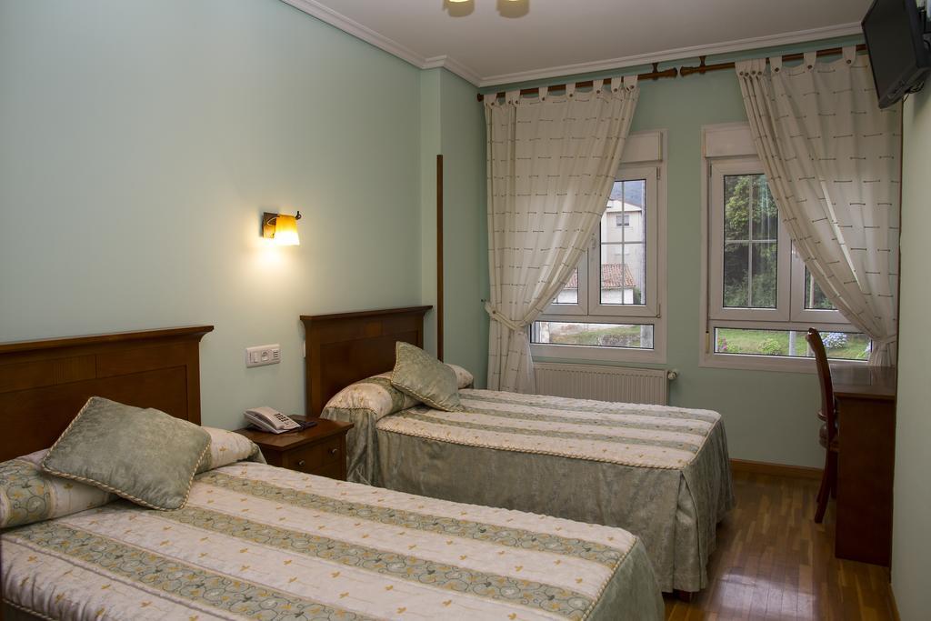 Twin Room,463580751:JPEG