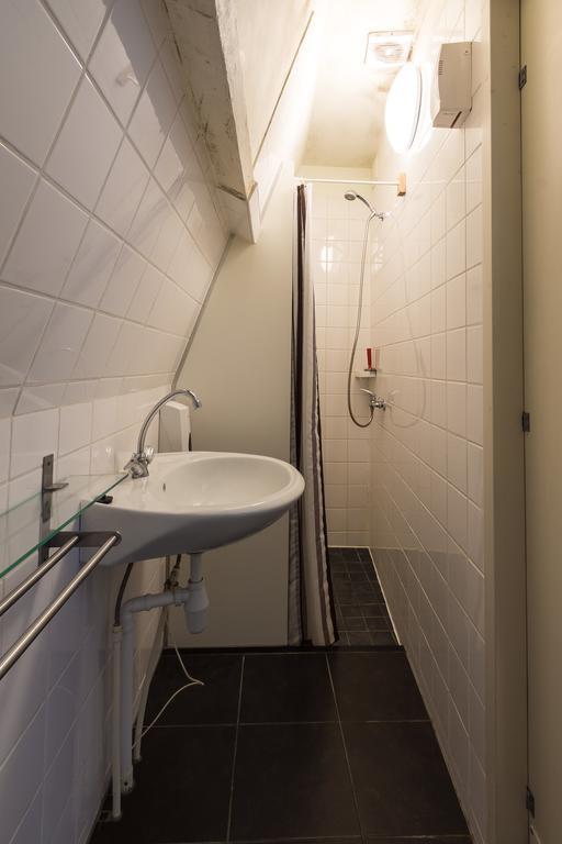 Eenpersoonsbed in Vrouwenslaapzaal voor 6 Personen