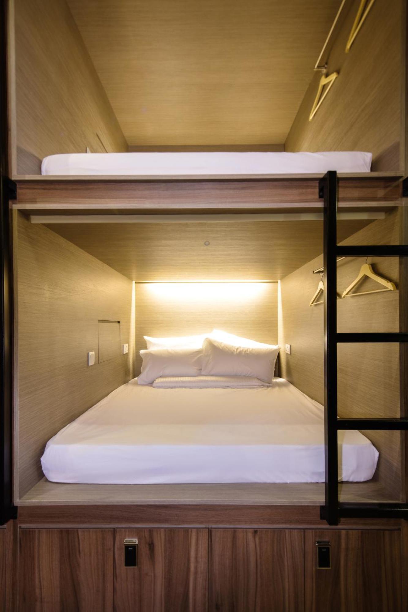 Queen Capsule Mixed Dormitory,664223991:JPEG