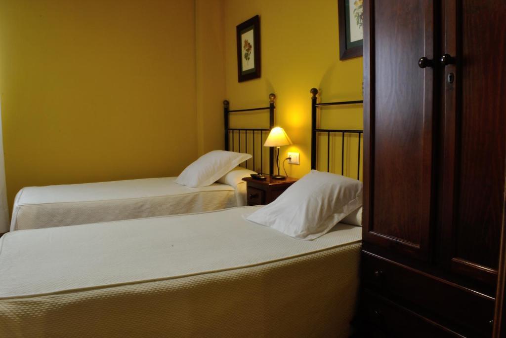 Twin Room,50491231:JPEG