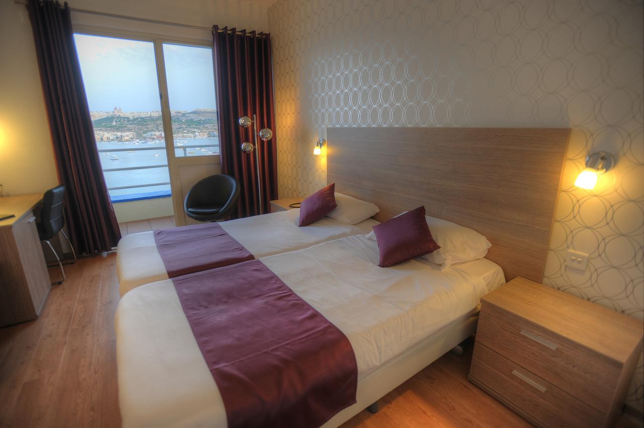Standard Twin Room Sea View