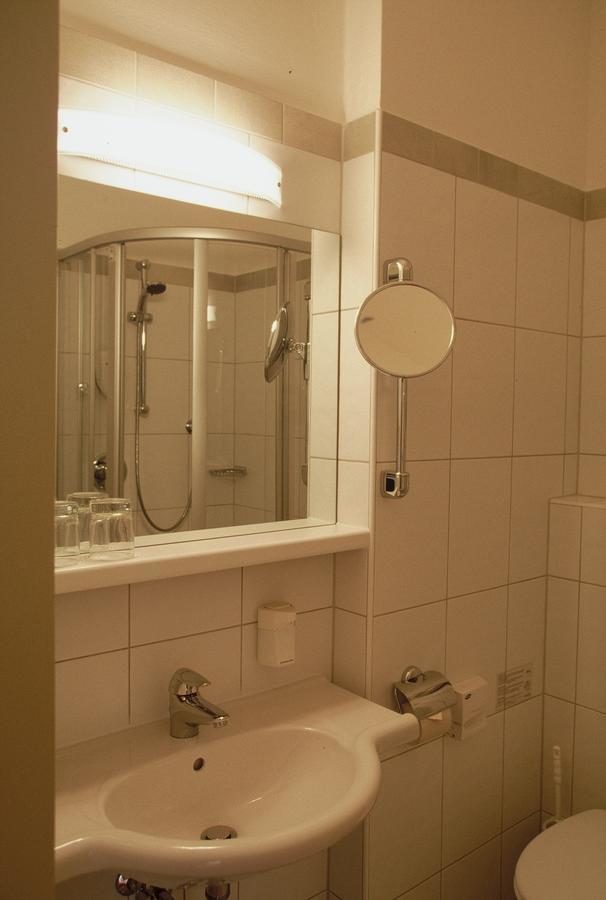 Kleines Zweibettzimmer