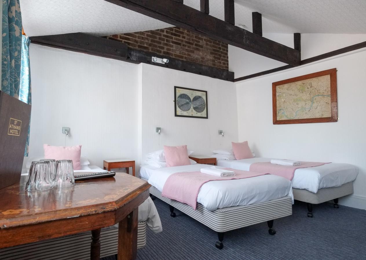 Chambre Triple avec Salle de Bains Commune - Étage Supérieur