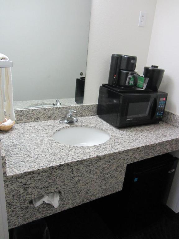 King Room - Mobility Access/Non-Smoking