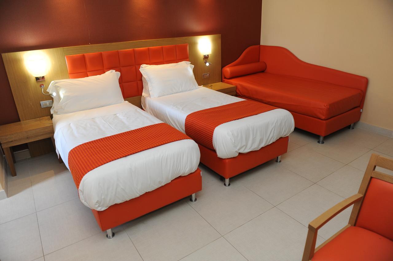 Triple Room,711824368:JPEG