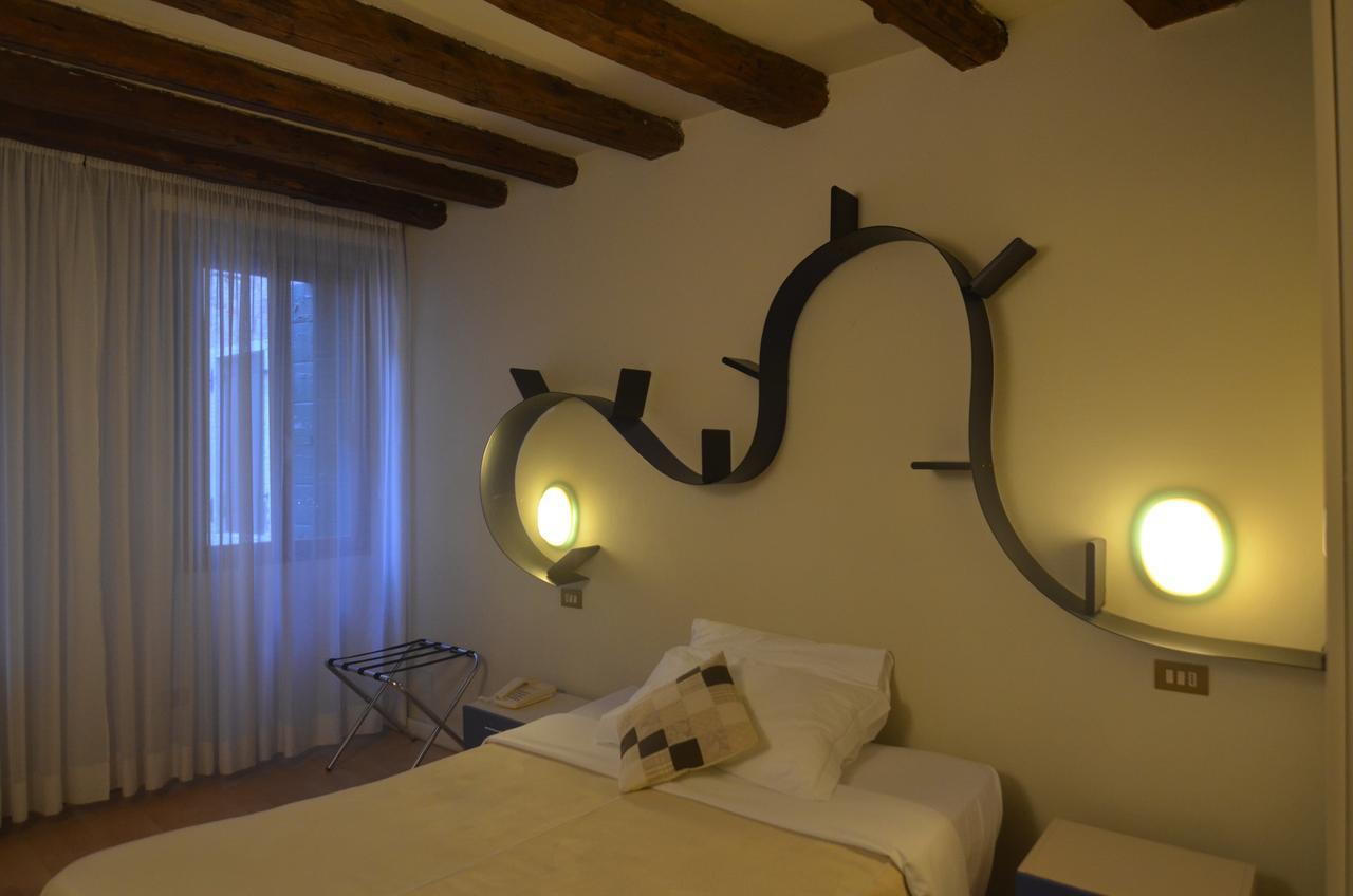 Camera Singola con Bagno Privato