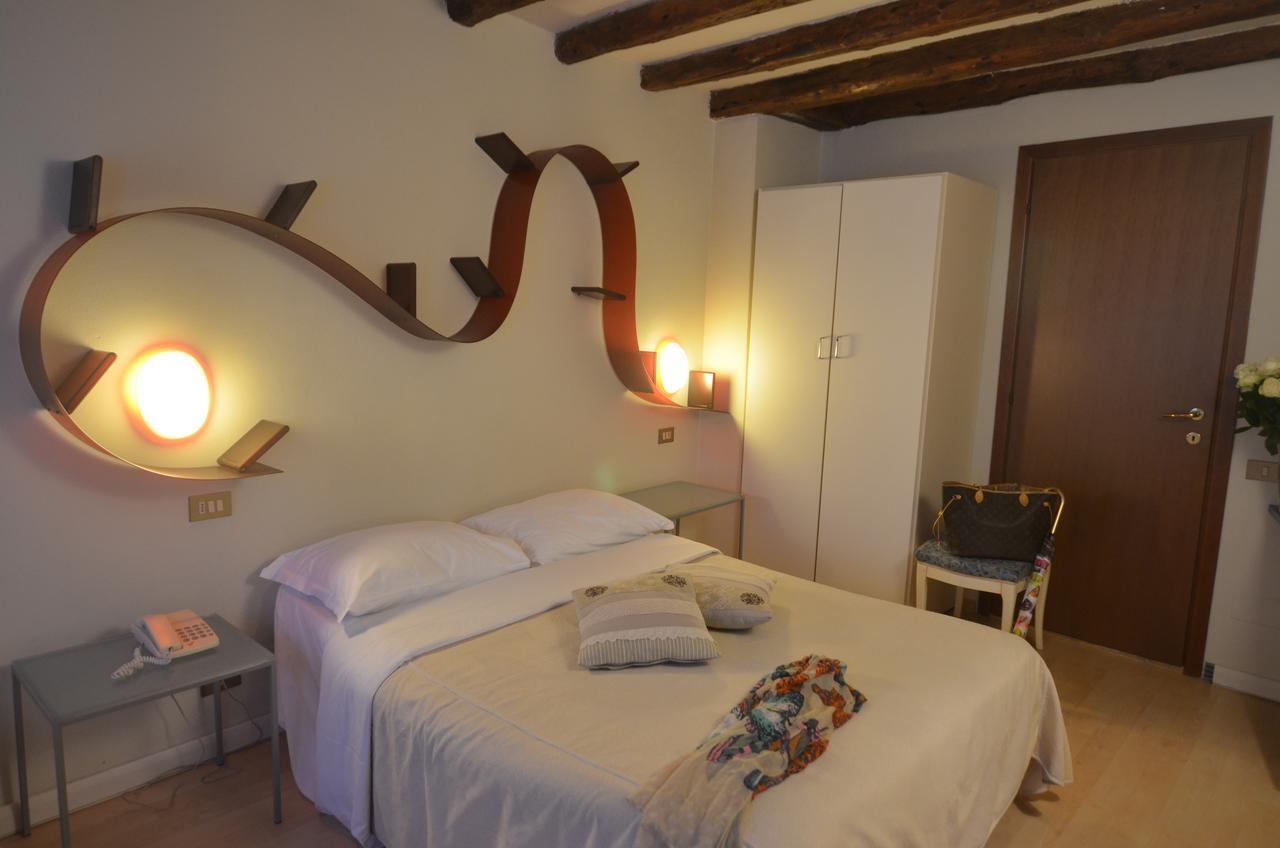 Single Room with Private Bathroom,531574467:JPEG