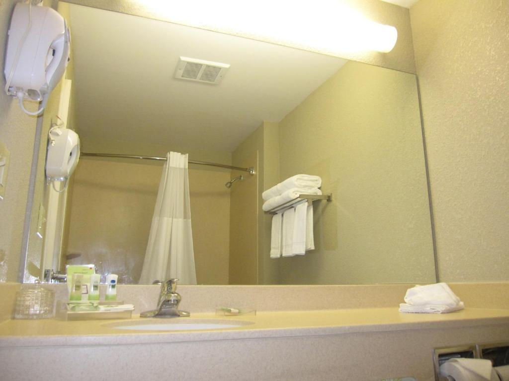 King Suite with Whirlpool