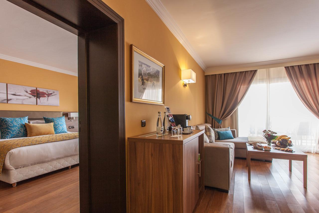 Prestige Suite Jaccuzi Two Double Rooms Pool View,535699221:JPEG