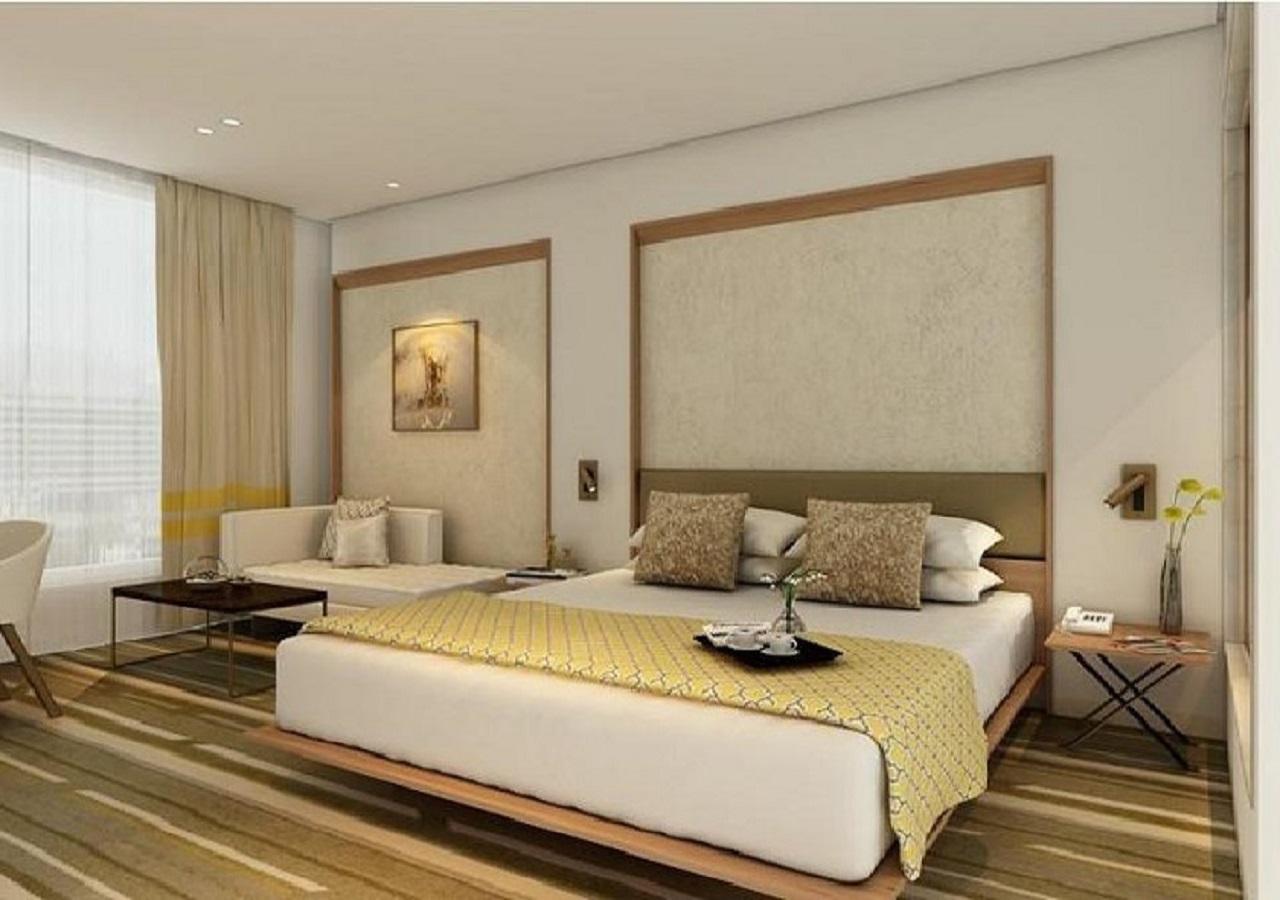 Grand Room with Queen Bed