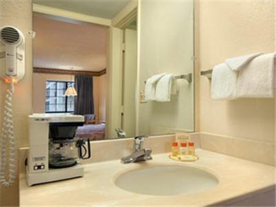 2 Double Beds, Studio Suite, Non-Smoking