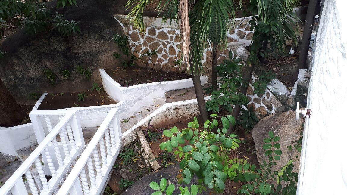 Quarto Triplo com Banheiro