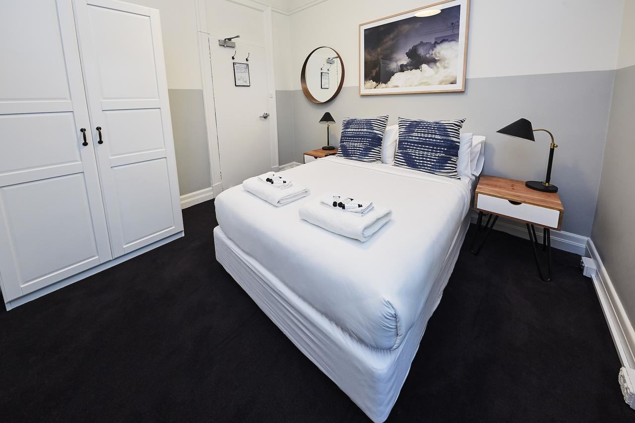 Standaard Tweepersoonskamer met Gedeelde Badkamer