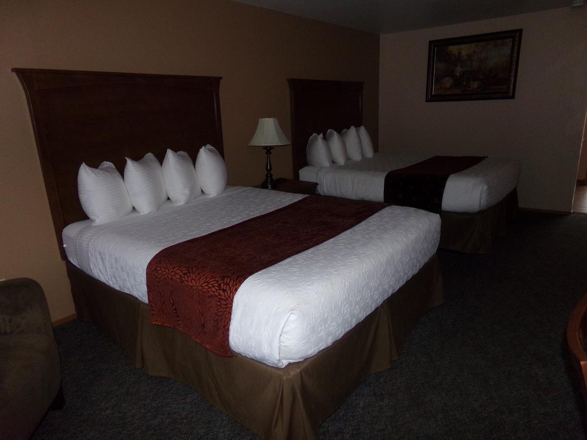 Deluxe Room, 2 Queen Beds, Refrigerator & Microwave, Top Floor