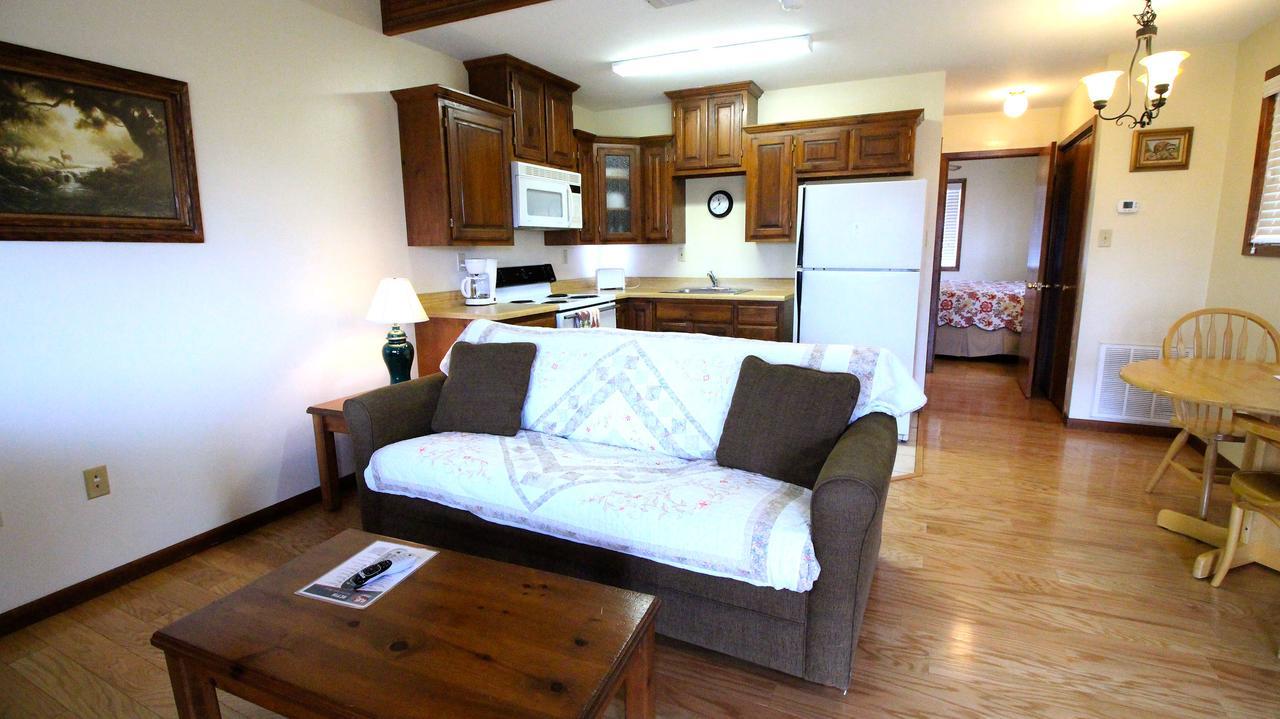 King Suite Kitchen,560322948:JPEG