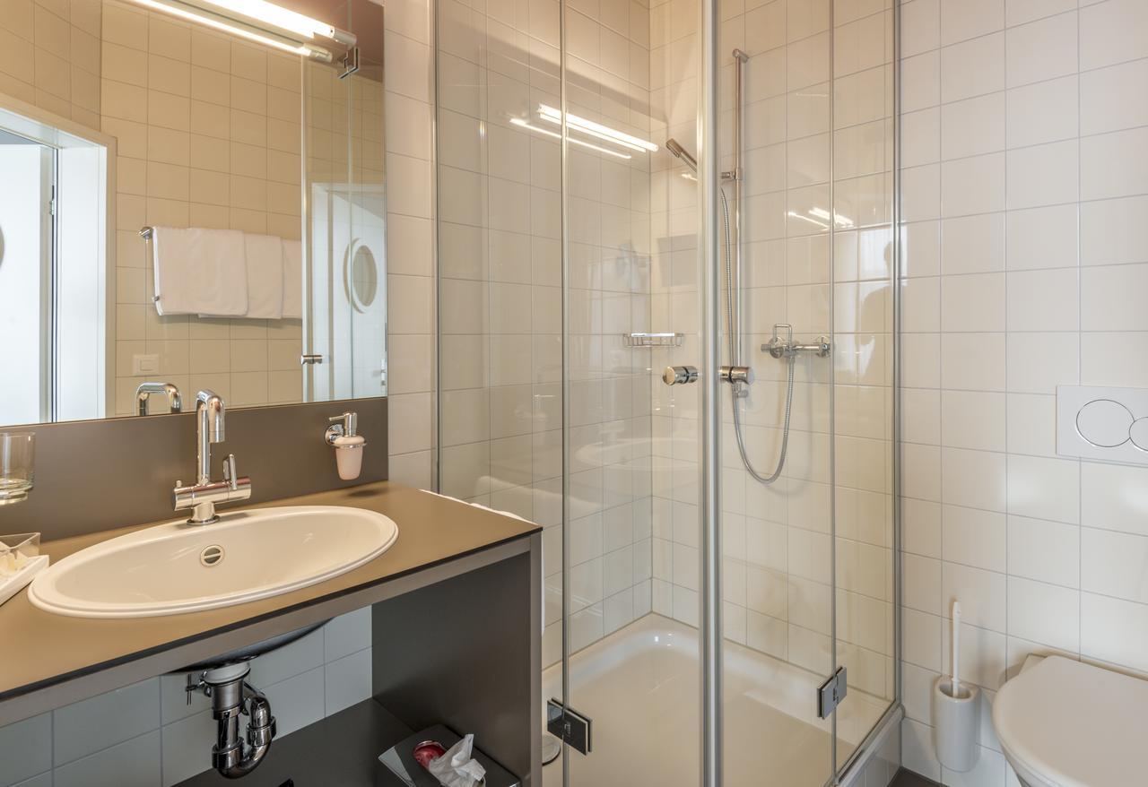 Superior Dreibettzimmer mit Fluss- und Bergblick