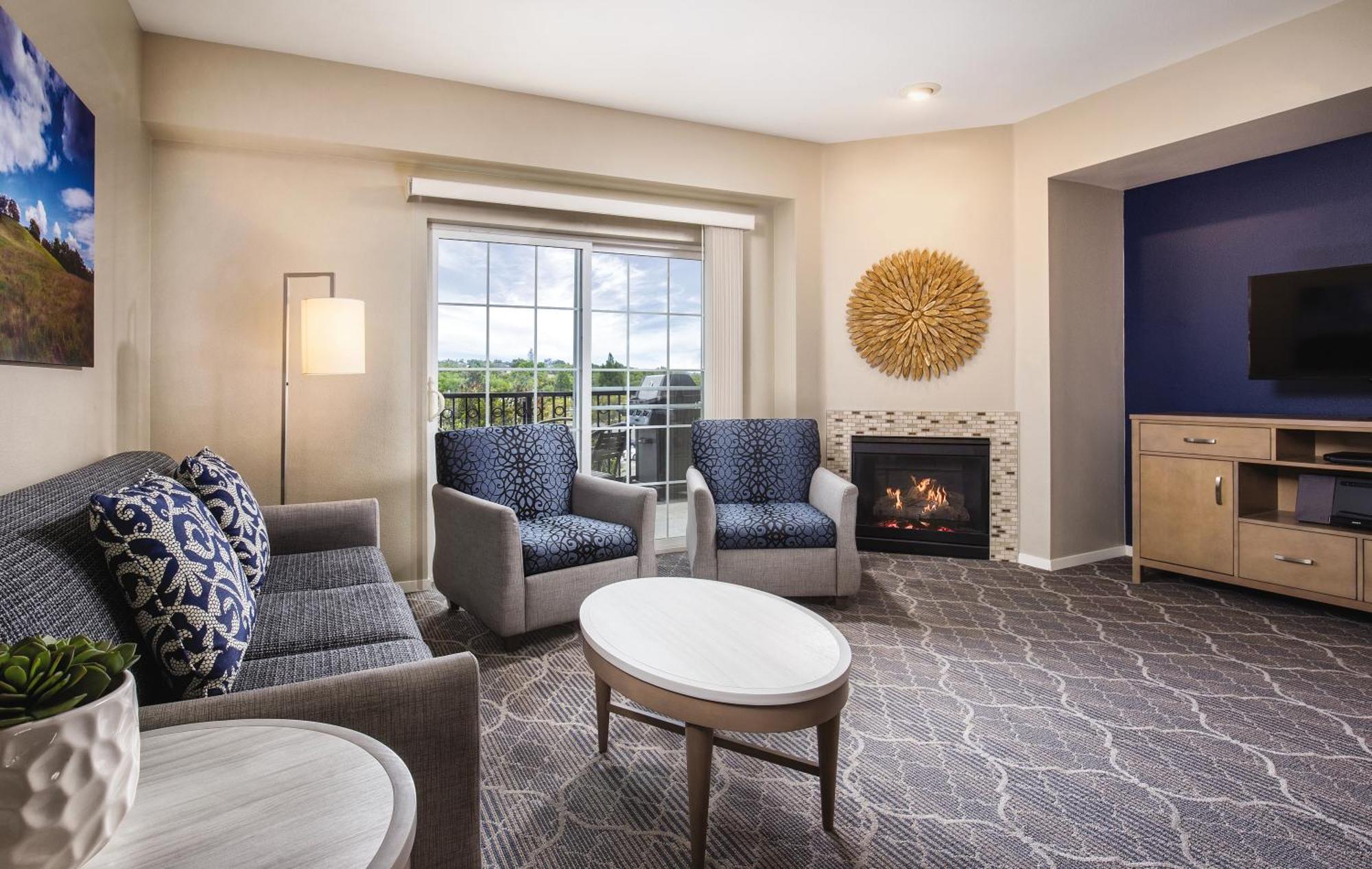 One bedroom Condo,562780299:JPEG