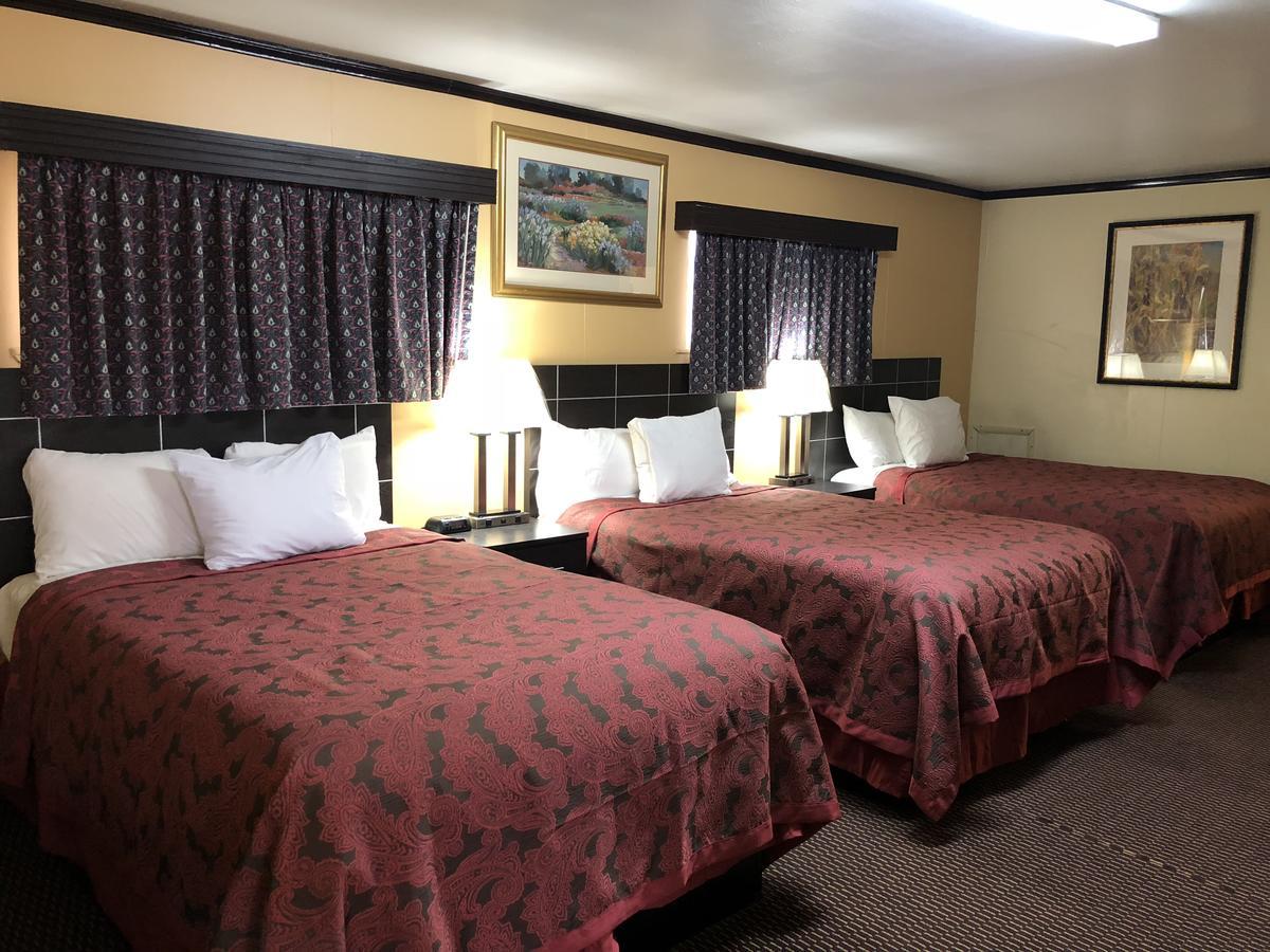 Basic Triple Room