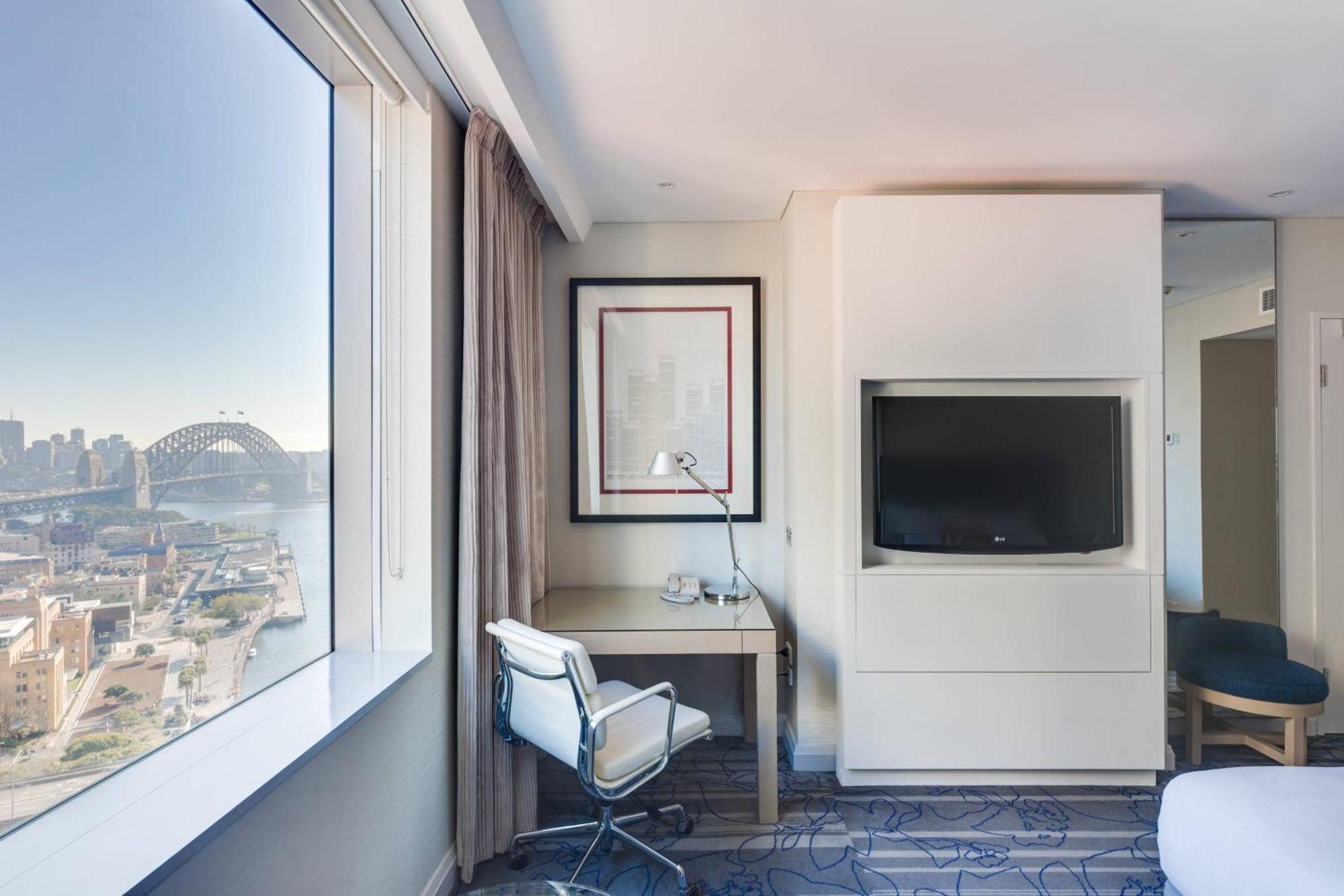 Habitación Doble Executive con acceso al club lounge, 2 camas dobles y vistas al Harbour Bridge.