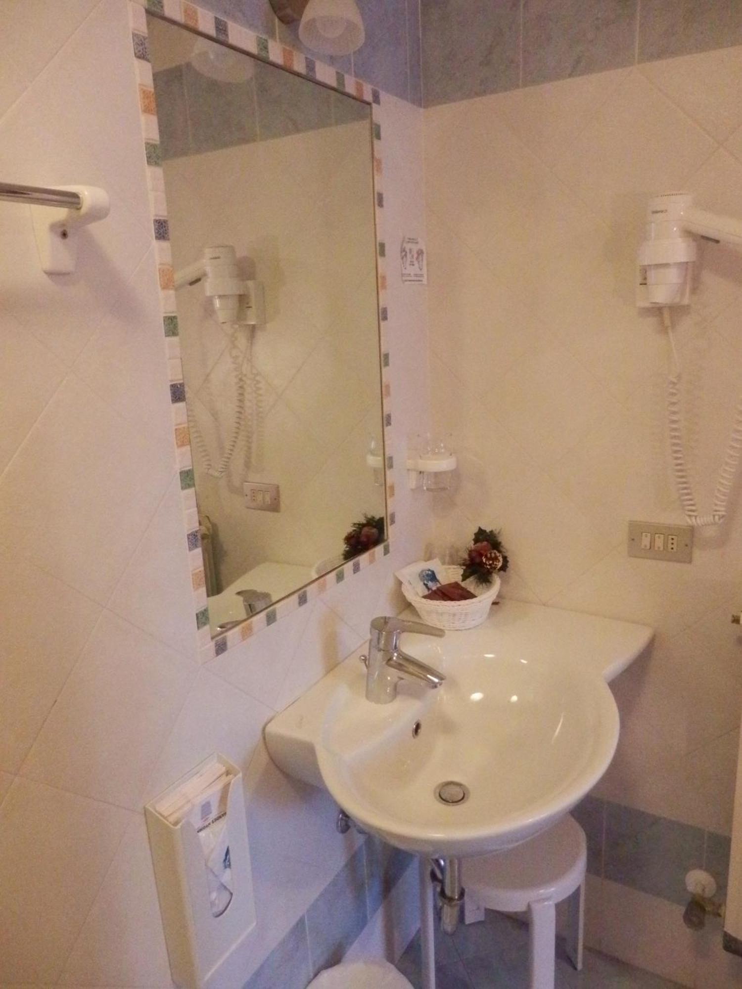 Double or Twin Room,404602866:JPEG
