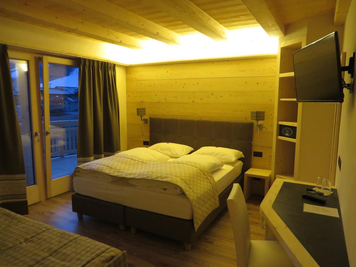 Tweepersoonskamer met 1 of 2 Bedden en een Extra Bed