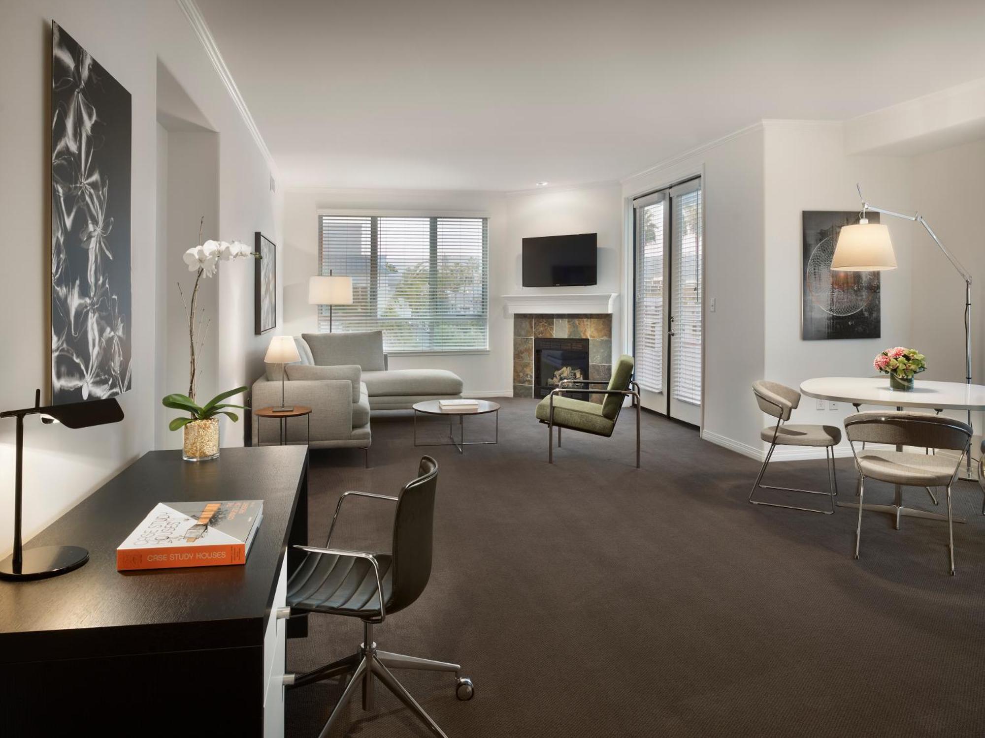 One Bedroom Suite,780171642:JPEG