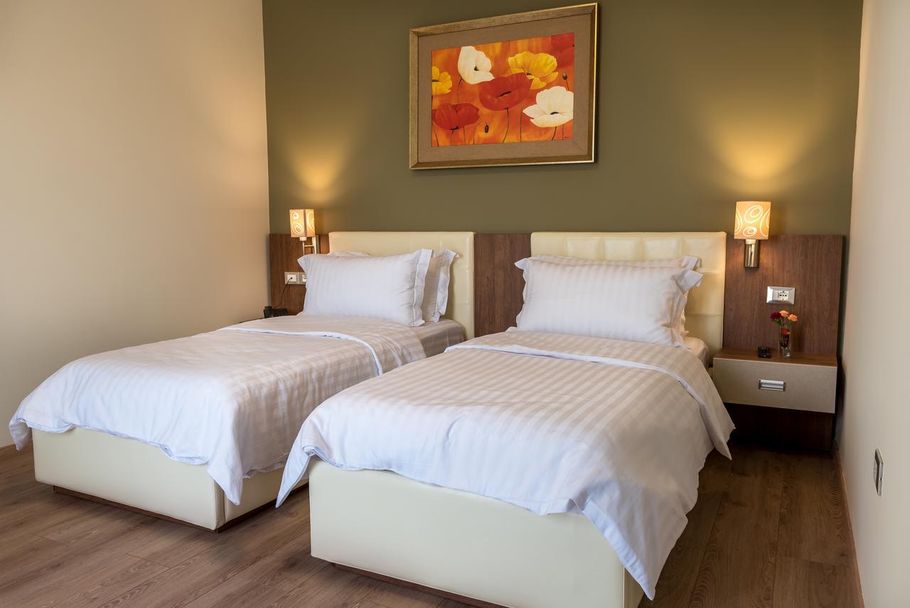 Double or Twin Room Extra Bed,584805807:JPEG