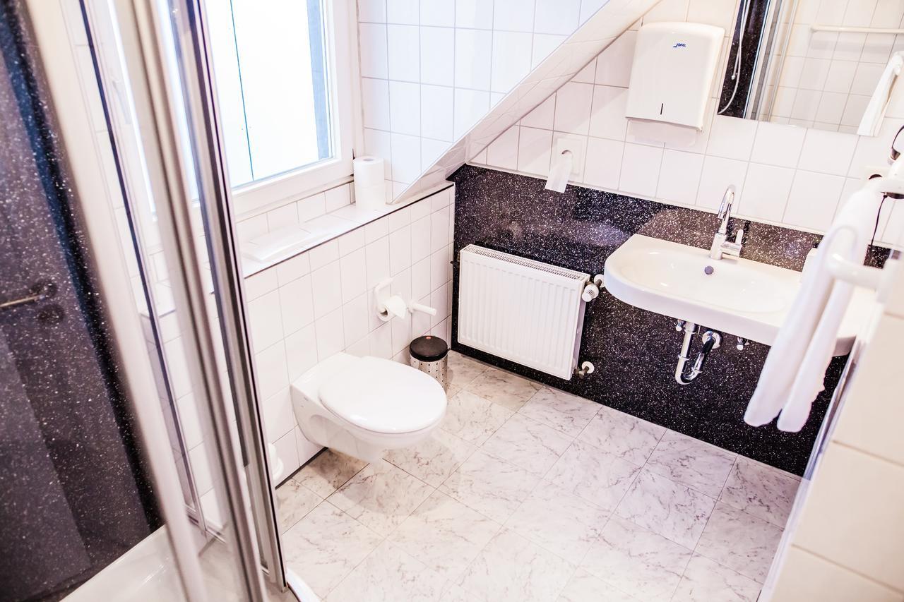 Einzelzimmer mit Gemeinschaftsbad