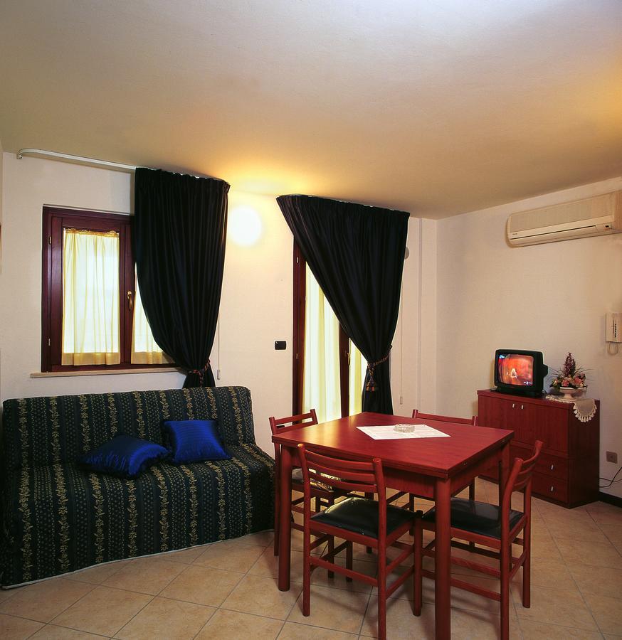 Two-Bedroom Apartment,1373875493:JPEG
