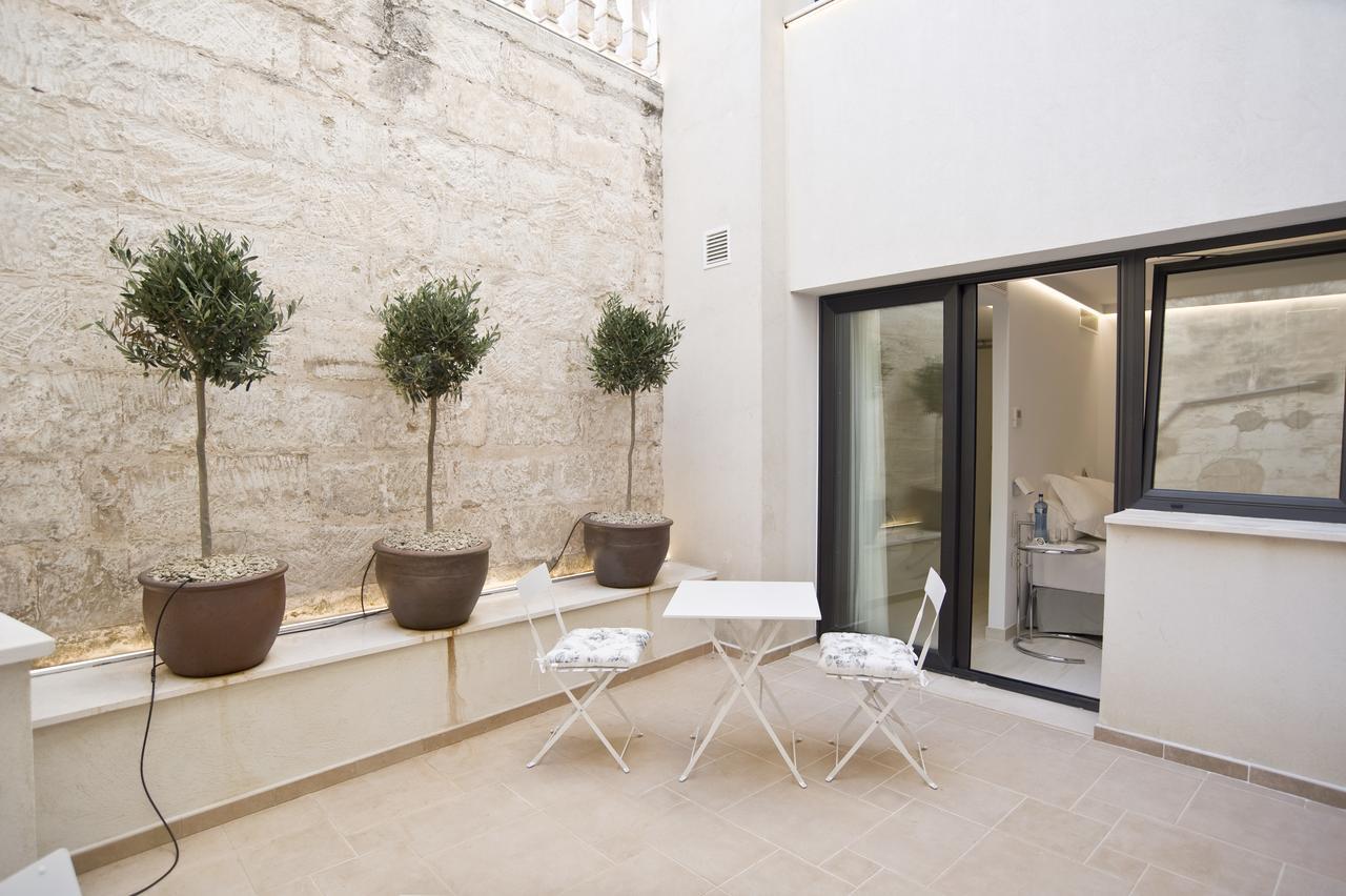 Habitación Doble con patio compartido