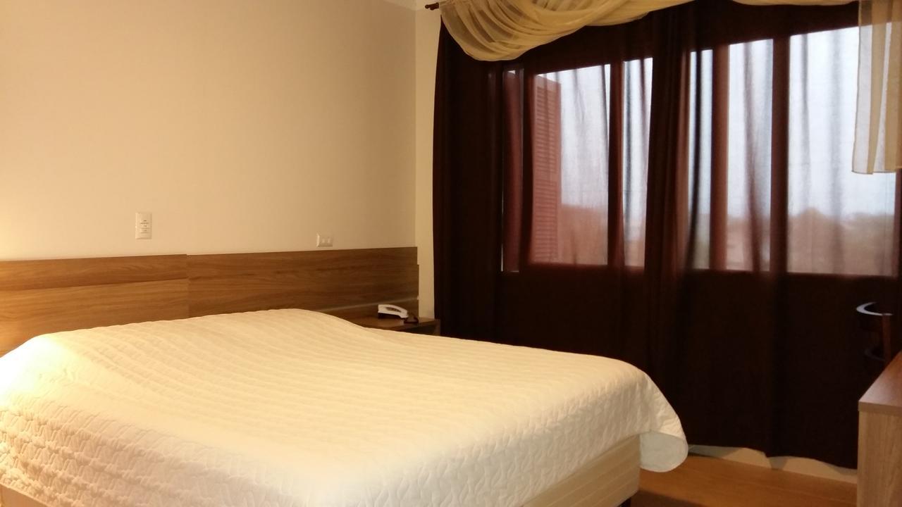 Quarto Deluxe com Cama de Casal ou 2 de Solteiro