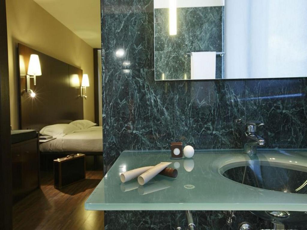 Triple Room,1216335262:JPEG