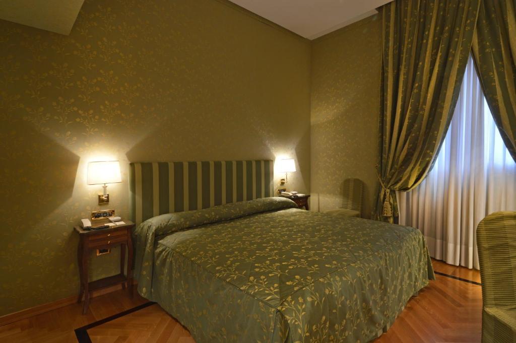 Quarto duplo com vista do pátio