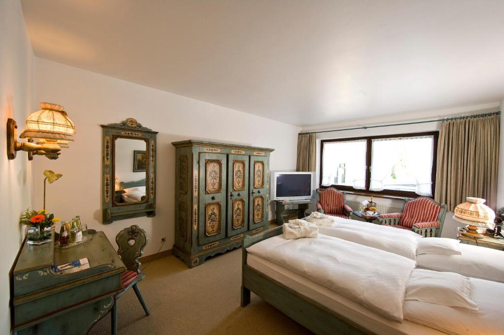 Deluxe Double Room,61153045:JPEG
