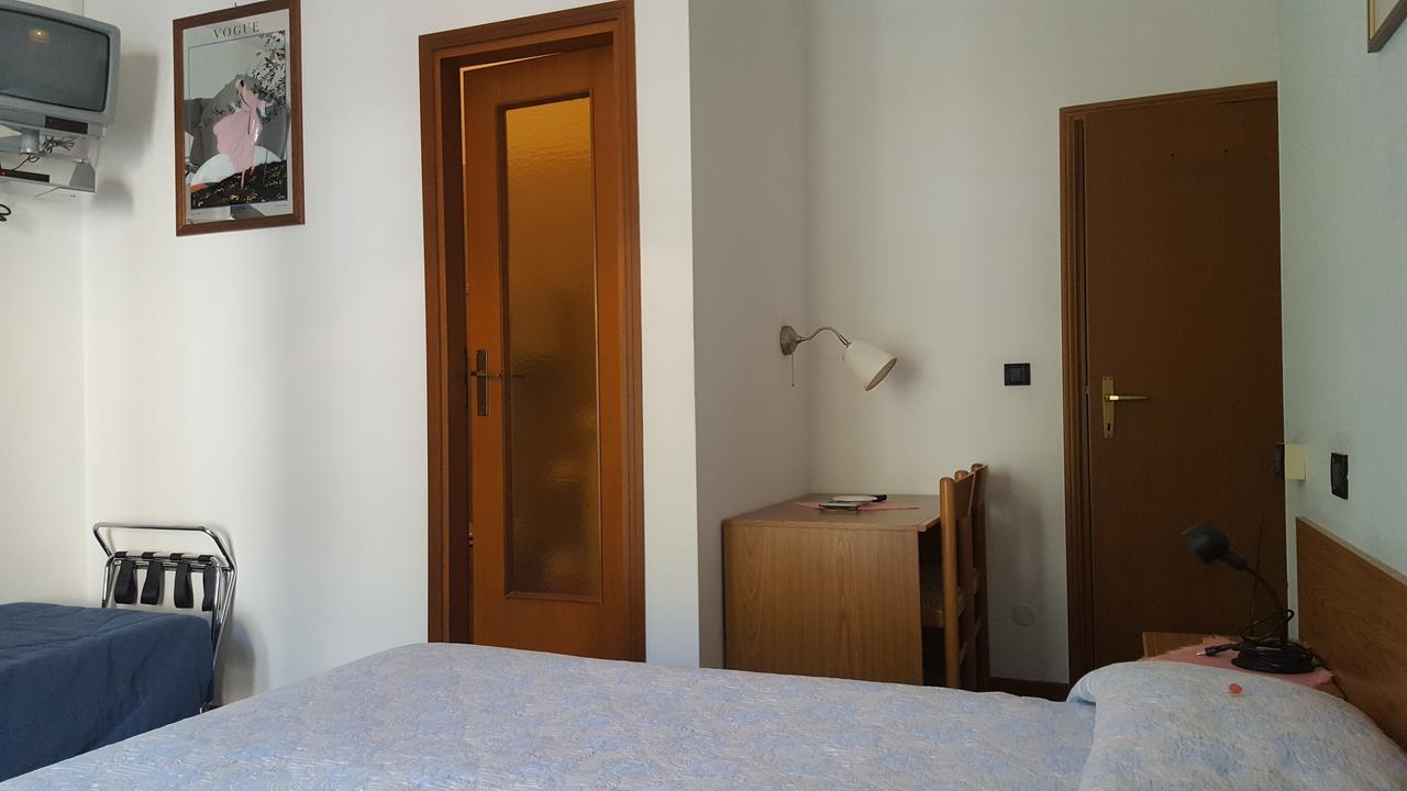 Deluxe Room,613948120:JPEG