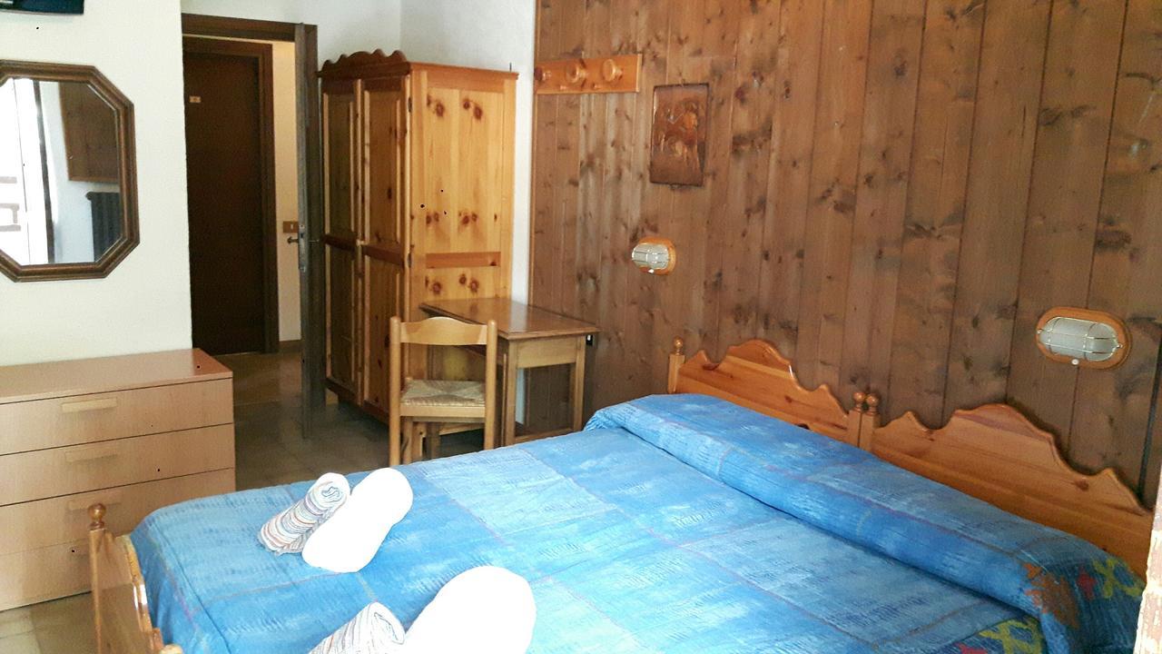 Camera Matrimoniale/Doppia con Letti Singoli con Vista Montagna
