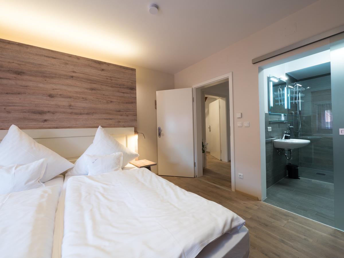 King Room,615767780:JPEG