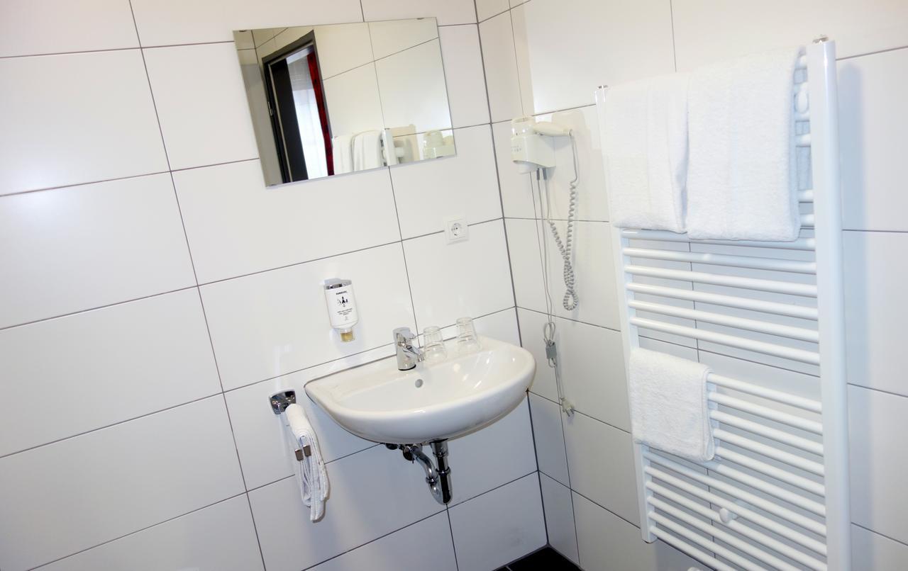 Einzelzimmer mit Dusche