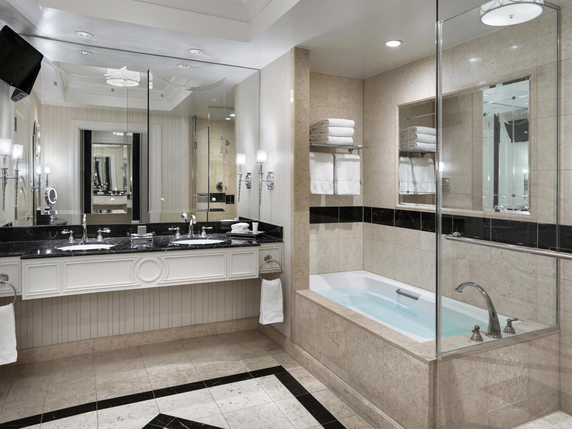 Palazzo Luxury King Suite