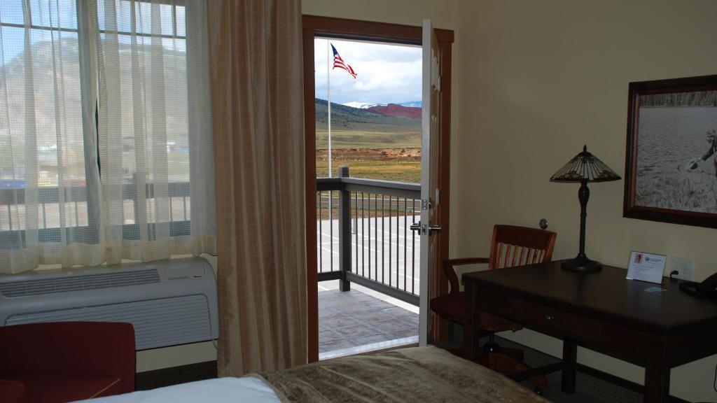 Deluxe Queen Room